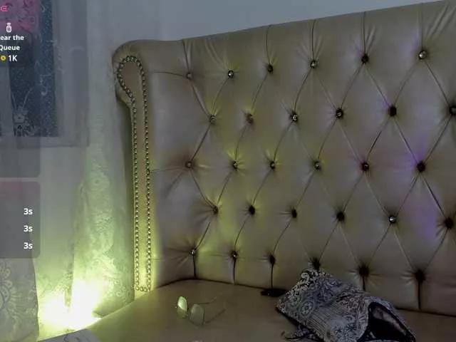 AlexaFoxy18 on BongaCams