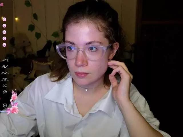 Aliciafolow009 on BongaCams 