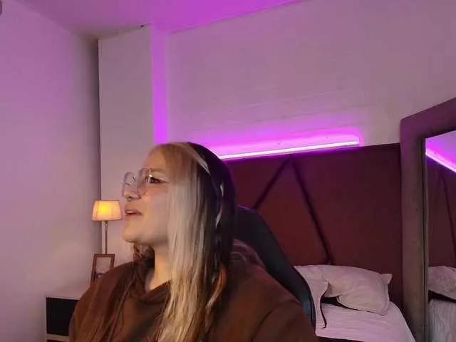 Aliiceyong on BongaCams 