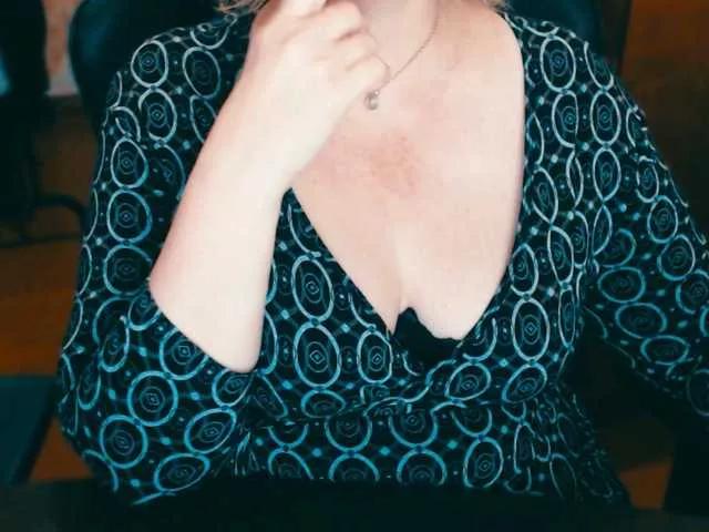 Alisa1917 on BongaCams 