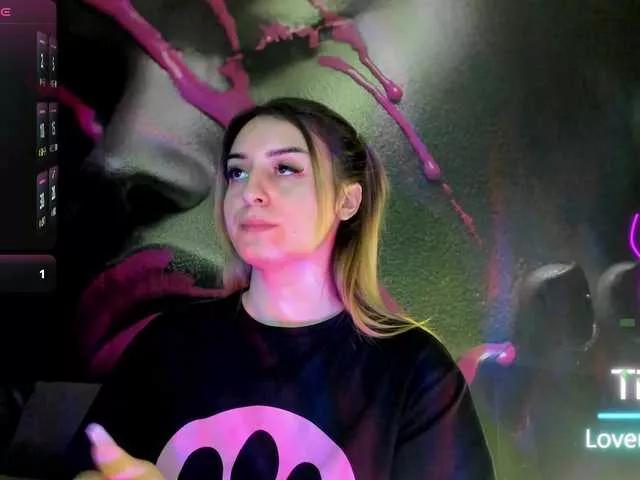 AlisaCamerron on BongaCams 
