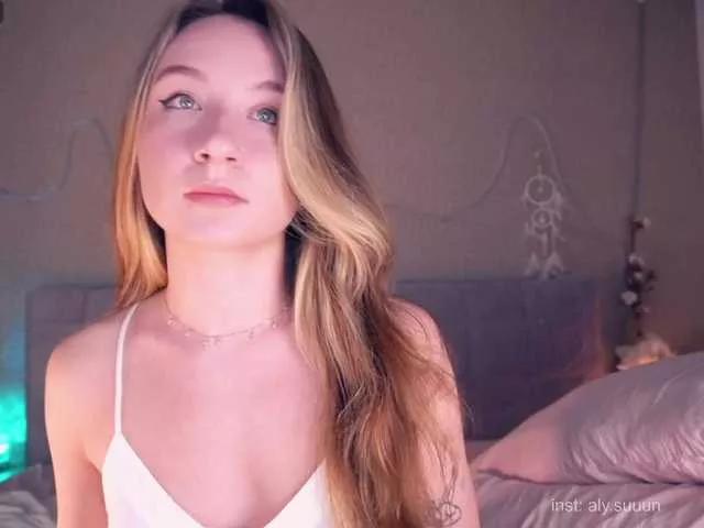 alyyyson on BongaCams 