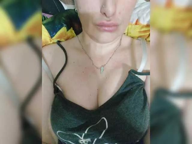 Ambifadora on BongaCams 
