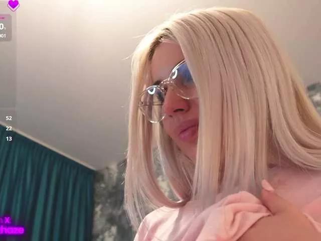 aminahaze on BongaCams 