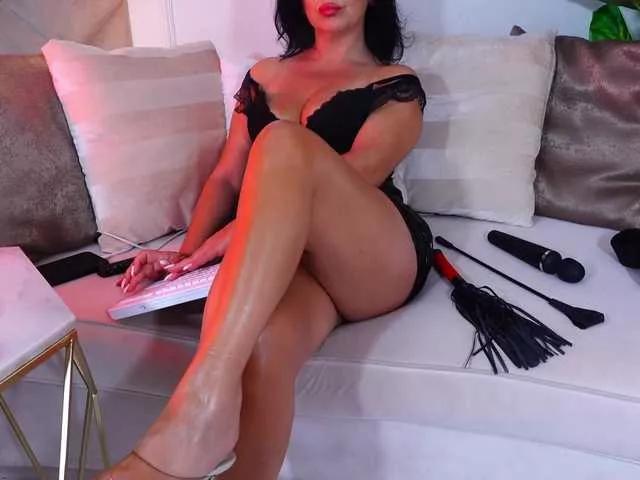 AQueenMonica on BongaCams 