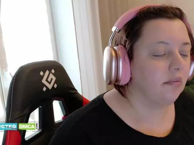 Bigtitsbaby90 on BongaCams 