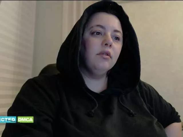 Bigtitsbaby90 on BongaCams 