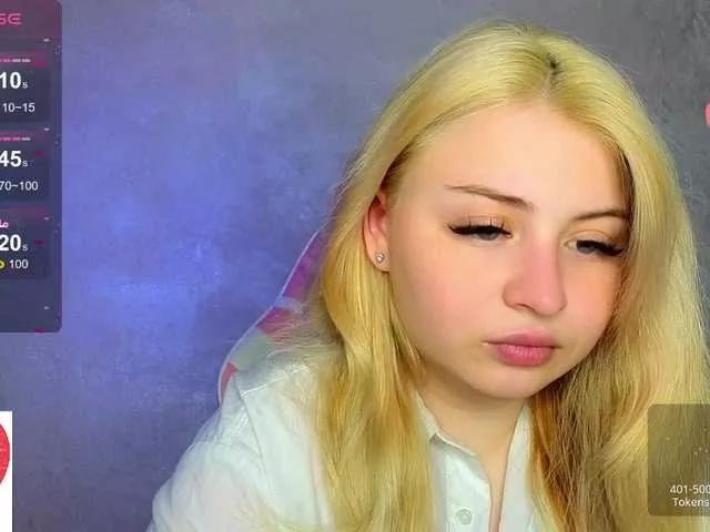 BlondeBond on BongaCams 
