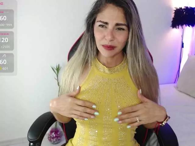 blondecat15 on BongaCams 