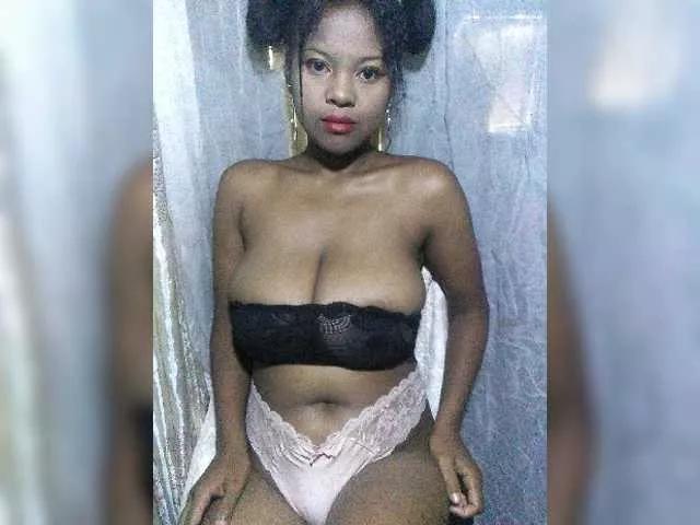 Brendah on BongaCams 