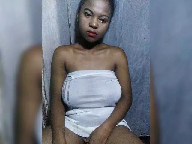 Brendah on BongaCams 