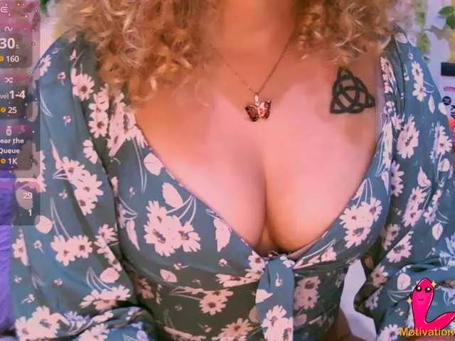 Crystal25 on BongaCams 