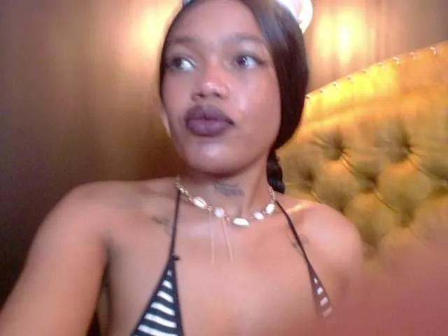 CrystalBrooke3x on BongaCams 