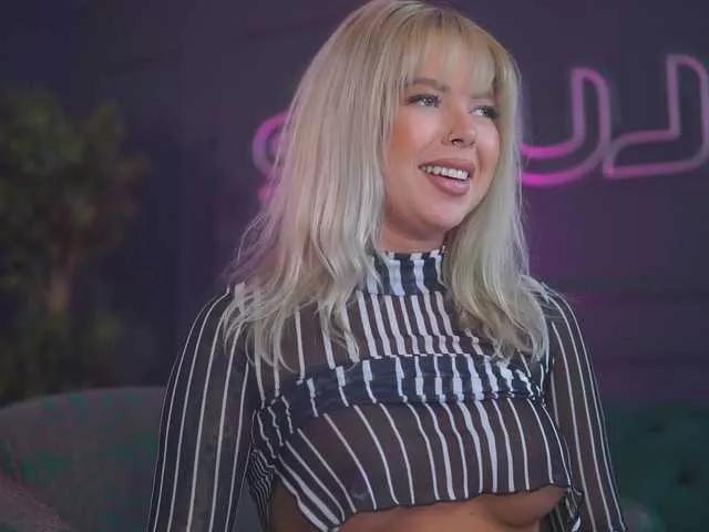 DaenerysDrogo on BongaCams 
