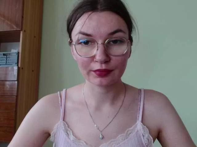 Ellyxcute on BongaCams 