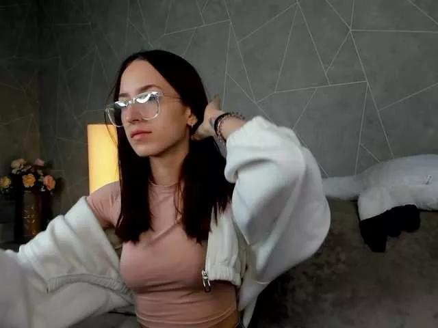 Emilia-Wayne on BongaCams 