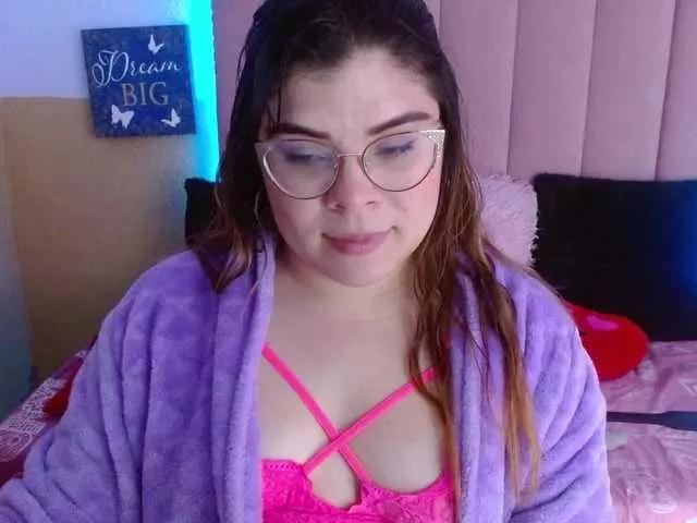 EmmaCoxx21 on BongaCams 