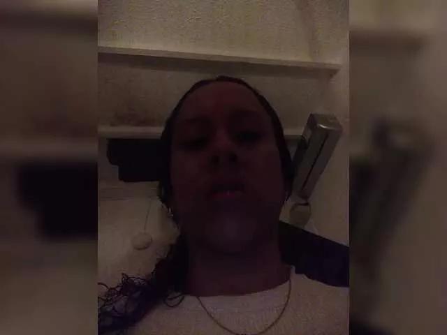EverlyMoore on BongaCams 