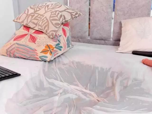 GabyyJones on BongaCams 