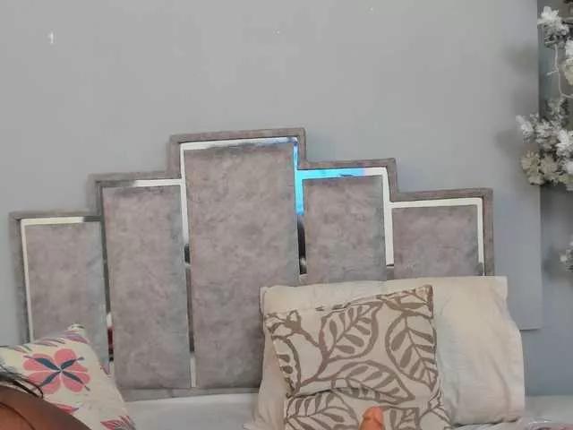 GabyyJones on BongaCams 
