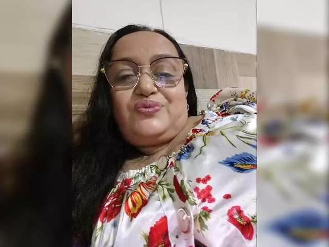 Gianahomi on BongaCams 