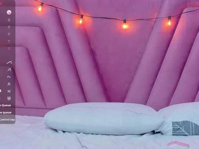 horny18girl on BongaCams 