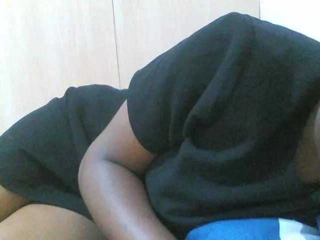 Hotdiva43 on BongaCams 