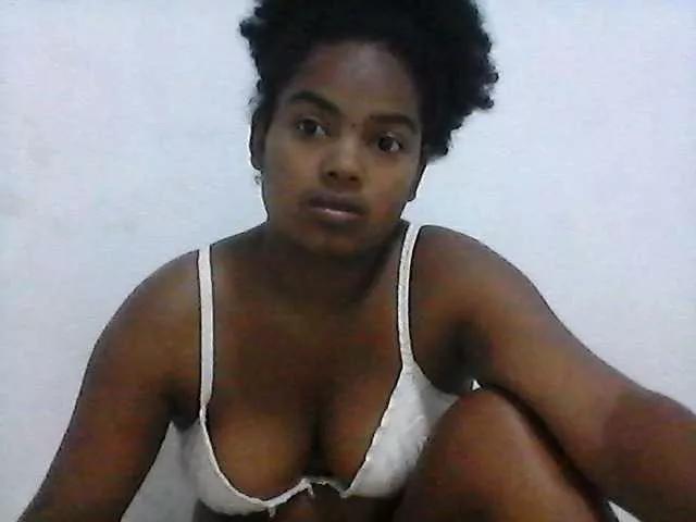 Imanoellah on BongaCams