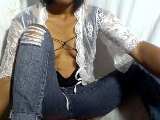 Imanoellah on BongaCams