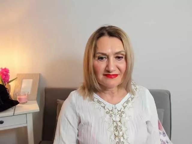 IsabellaExperienced on BongaCams 