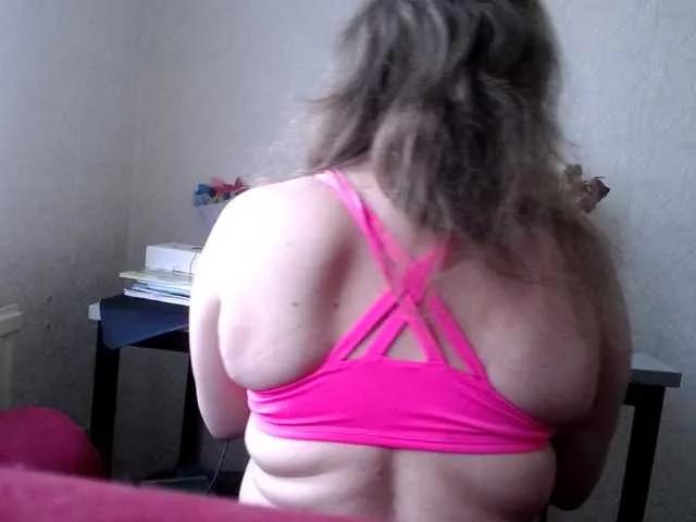 KarinaPlay23 on BongaCams 