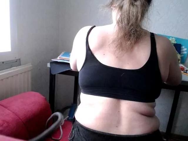 KarinaPlay23 on BongaCams 