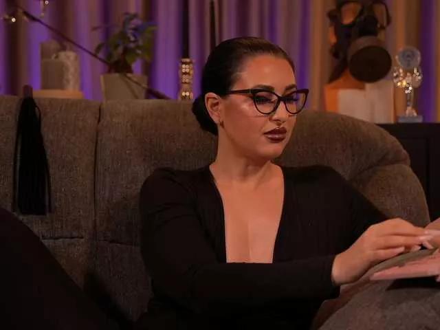 KellyKent on BongaCams 