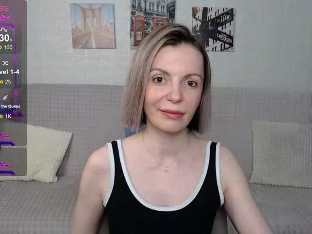 Kiramarta on BongaCams 