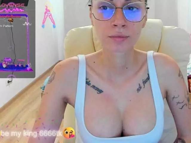 kissnicol on BongaCams 