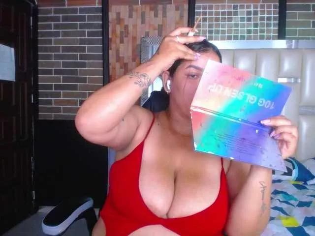 KrissSweetBoobs on BongaCams 