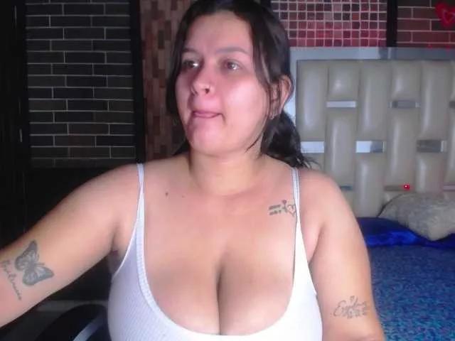 KrissSweetBoobs on BongaCams 