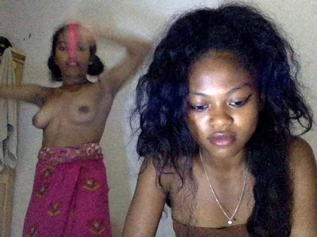 Laluna2 on BongaCams 