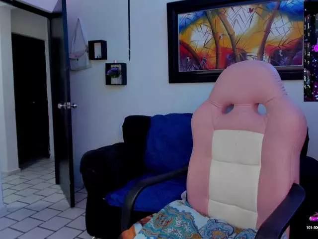 Laurahoot20 on BongaCams 