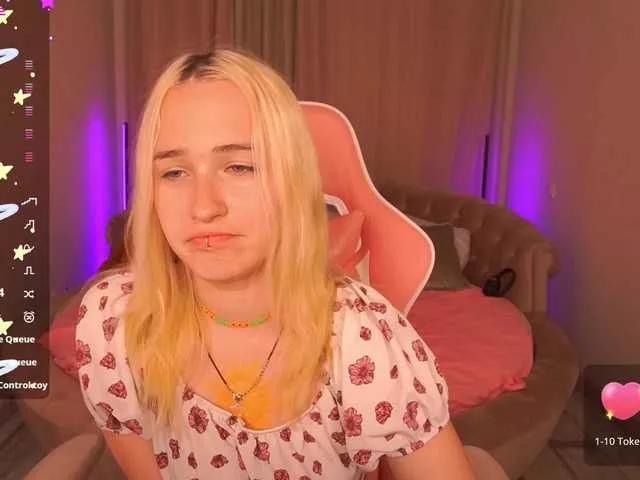 LilElfie on BongaCams