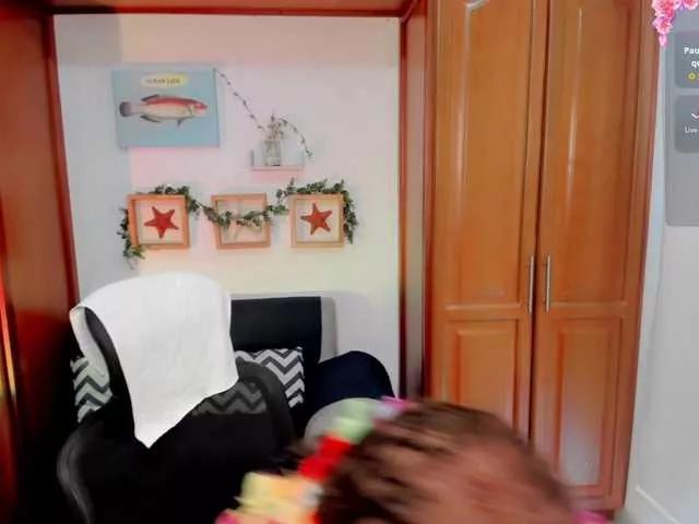 lindasnows on BongaCams 