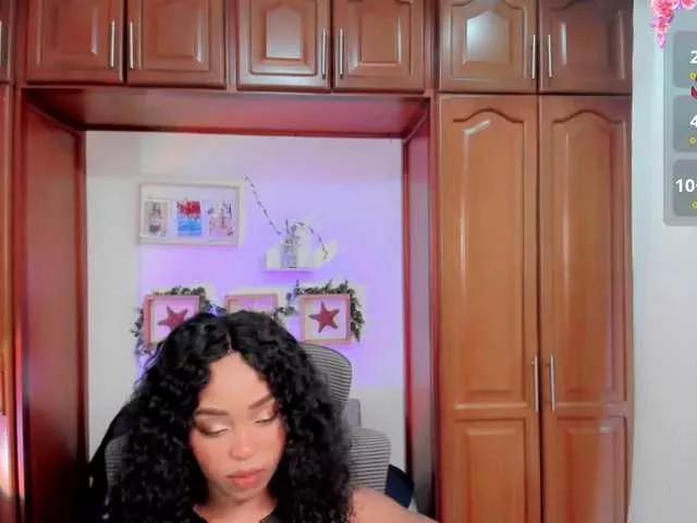 lindasnows on BongaCams 