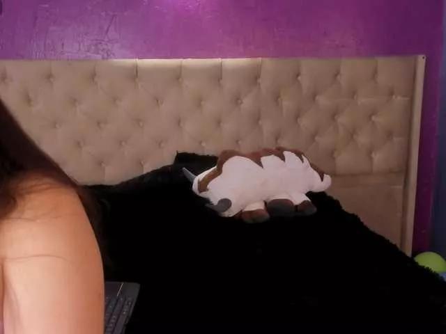LittleCheerry on BongaCams 