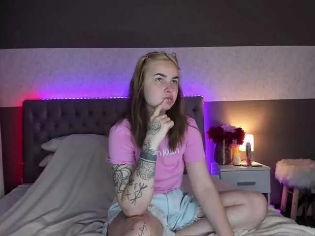 LunaHeadly on BongaCams 