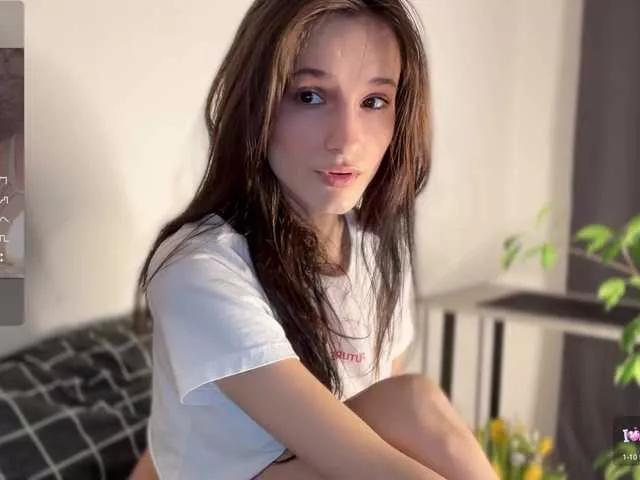 LuxBrunette on BongaCams 