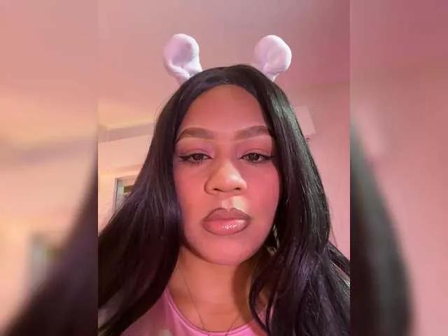 Maddiebumb on BongaCams