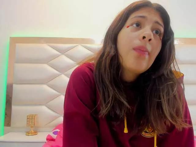 miaqueen021 on BongaCams 
