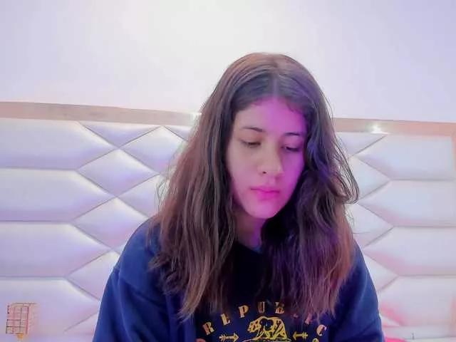 miaqueen021 on BongaCams 