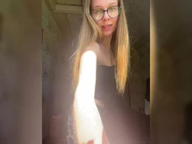 Milana22a on BongaCams 