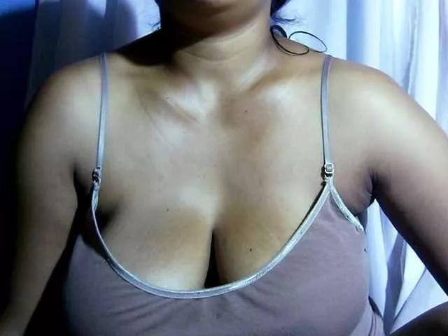 MIRANDAW on BongaCams 